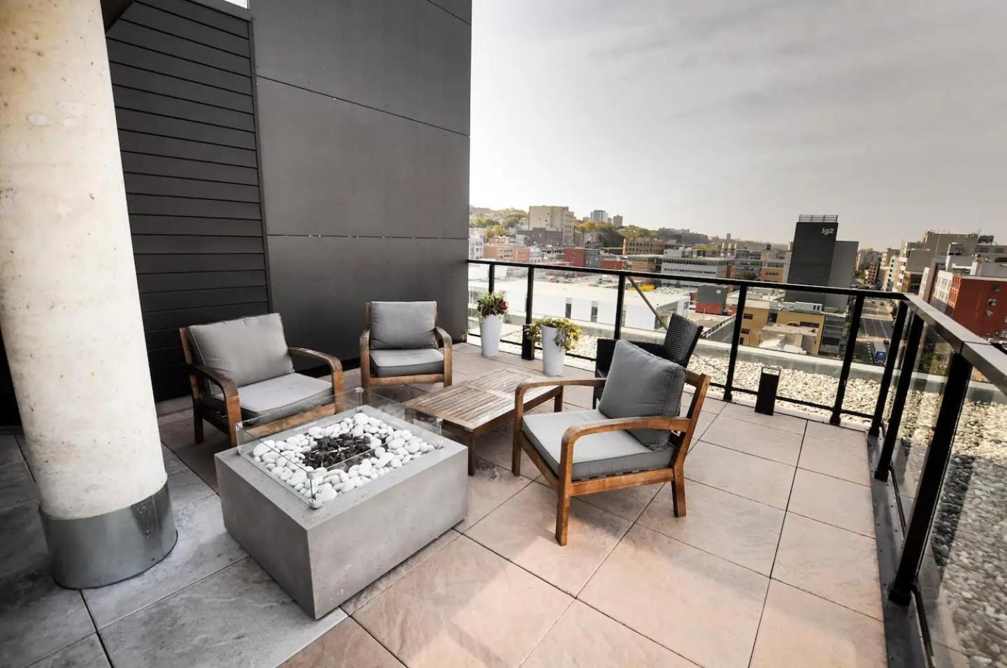 Quebec, Rustique Chic En Ville, Piscine Sur Le Toit Pour 2 A 6 Invites Exteriör bild